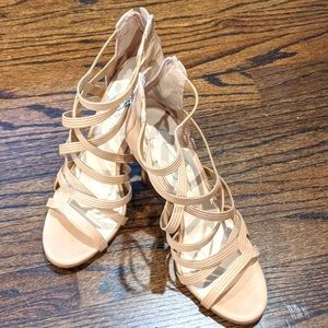 Jessica Simpson beige high pumps heels 9,5 US